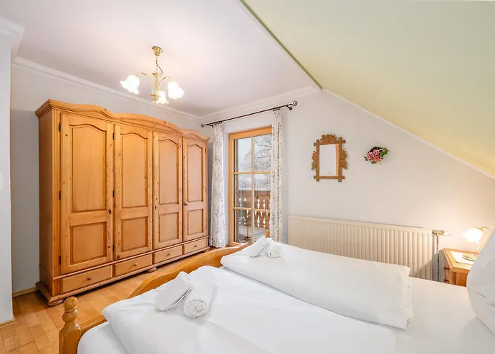 Stanglhof - By Mynests باد اوسي