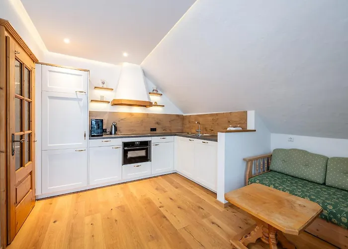 Stanglhof - By Mynests باد اوسي