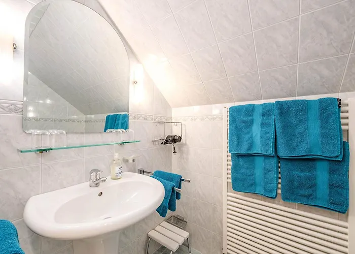 Stanglhof - By Mynests * باد اوسي